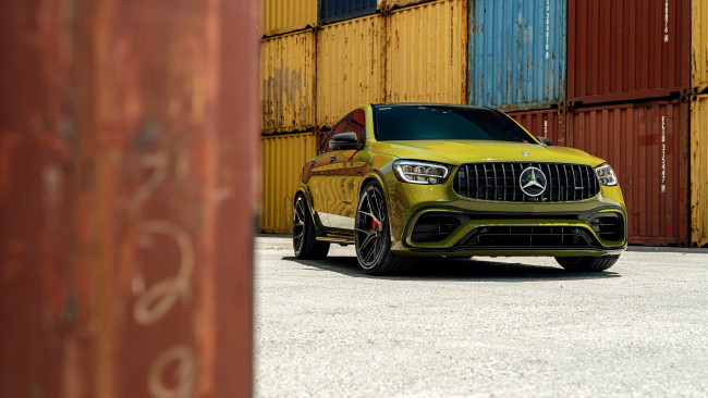 Обои картинки фото mercedes-amg glc 63, автомобили, mercedes-benz, желтый, контейнеры