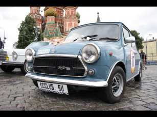 Картинка автомобили выставки уличные фото