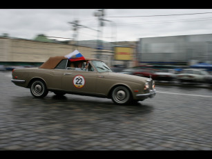 Картинка автомобили выставки уличные фото