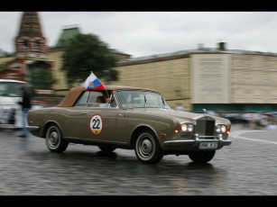 Картинка автомобили выставки уличные фото