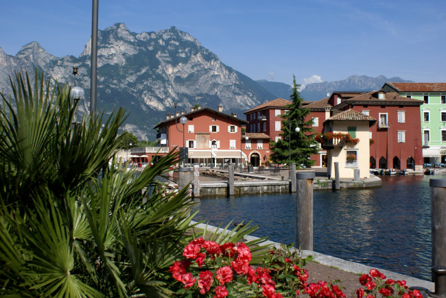 Обои картинки фото италия, nago, torbole, города, улицы, площади, набережные, море