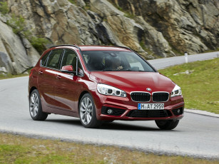 Картинка автомобили bmw 218d active tourer красный
