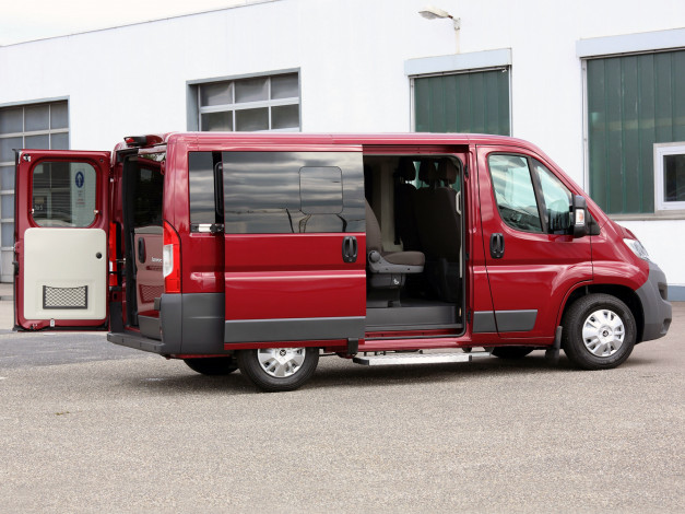 Обои картинки фото автомобили, citroen, citroеn, combi, jumper, красный, 2014г