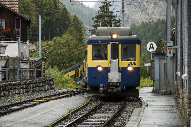 Обои картинки фото техника, поезда, электропоезд, горы