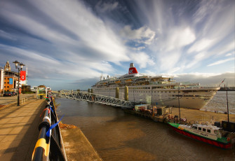 Картинка корабли лайнеры круиз причал лайнер океанский