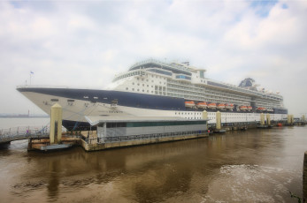 Картинка корабли лайнеры круиз причал лайнер океанский