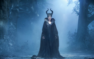 обоя кино фильмы, maleficent, лес, ночь, ведьма, рога, посох, the, film, forest, night, witch, rig, rod