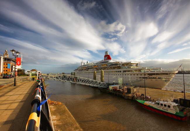 Обои картинки фото корабли, лайнеры, круиз, причал, лайнер, океанский