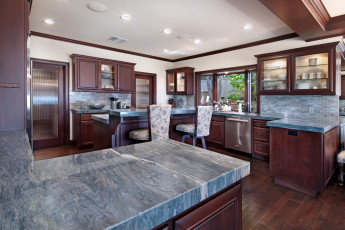 Картинка интерьер кухня стиль цветы люстры