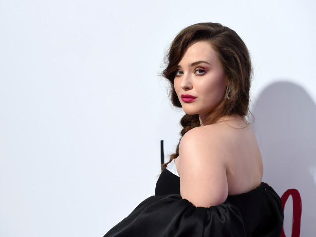 Обои картинки фото девушки, katherine langford, декольте, шатенка, актриса