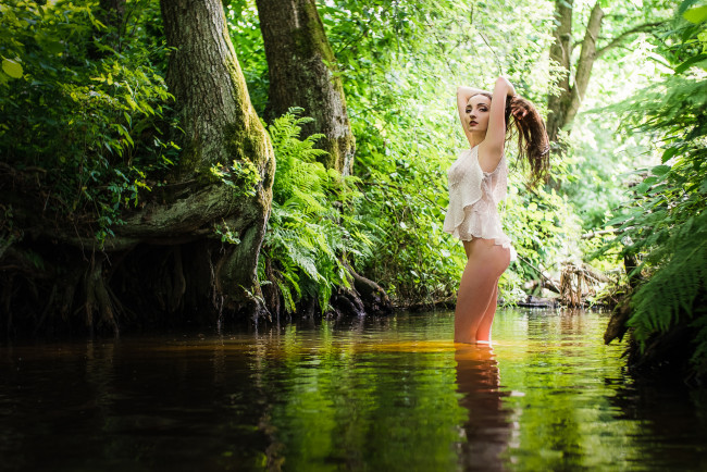 Обои картинки фото девушка, девушки, -unsort , брюнетки, темноволосые, модель