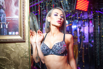 Картинка девушки -+блондинки +светловолосые golden girls ночной клуб модель