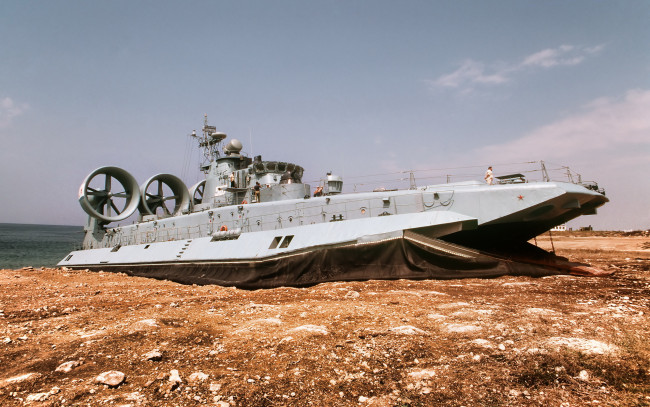 Обои картинки фото корабли, суда на воздушной подушке, судно, воздушная, подушка, берег