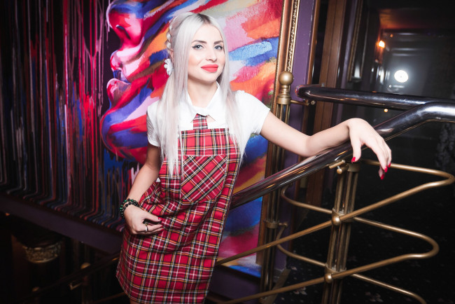 Обои картинки фото девушки, - блондинки,  светловолосые, golden, girls, ночной, клуб, модель