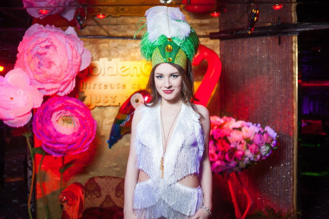 Обои картинки фото девушки, - блондинки,  светловолосые, golden, girls, ночной, клуб, модель