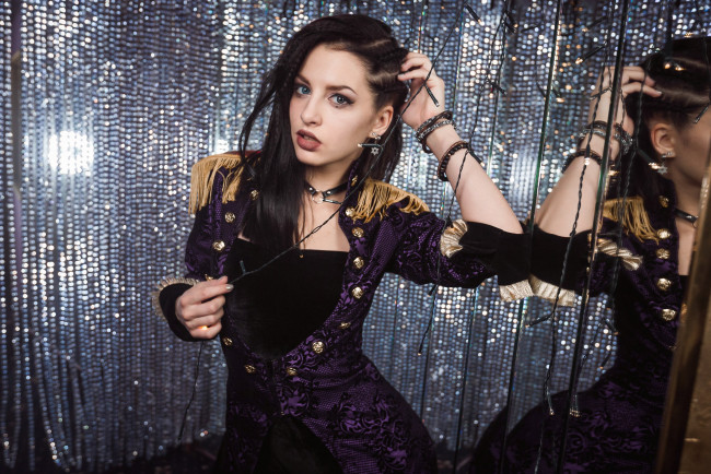 Обои картинки фото девушки, - брюнетки,  шатенки, golden, girls, ночной, клуб, модель