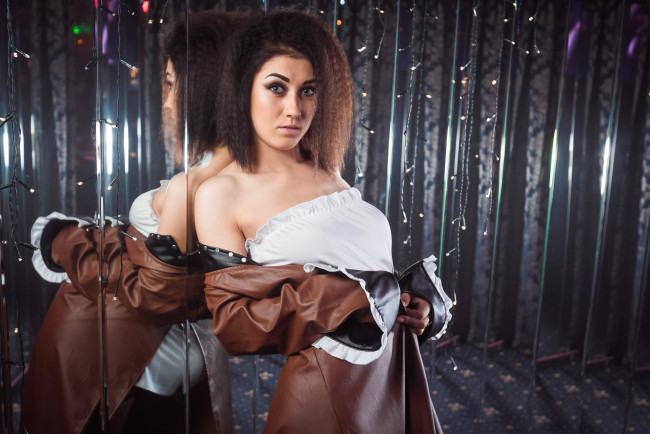 Обои картинки фото девушки, - брюнетки,  шатенки, golden, girls, ночной, клуб, модель