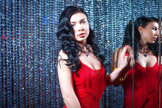 Обои картинки фото девушки, - брюнетки,  шатенки, golden, girls, ночной, клуб, модель