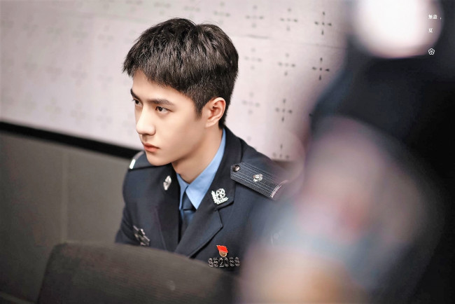 Обои картинки фото кино фильмы, being a hero, чэнь, юй, форма, полицейский