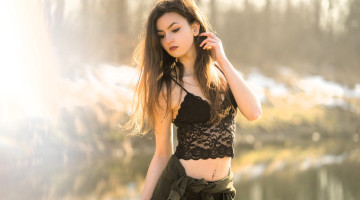 Картинка девушки -+брюнетки +шатенки шатенка топ пирсинг кофта природа