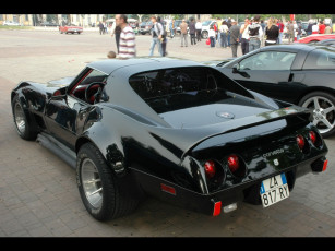 Картинка автомобили выставки уличные фото