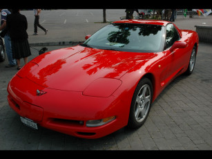 Картинка автомобили выставки уличные фото