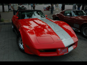 Картинка автомобили выставки уличные фото