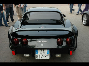 Картинка автомобили выставки уличные фото