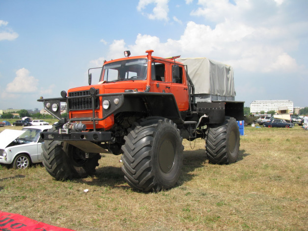 Обои картинки фото автомобили, газ, грузовики