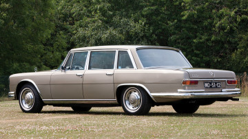 Картинка mercedes автомобили benz двигатели автобусы грузовики легковые подразделение daimler ag германия mercedes-benz