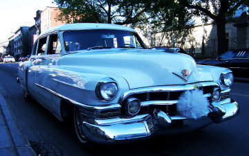 Картинка автомобили выставки уличные фото cadillac