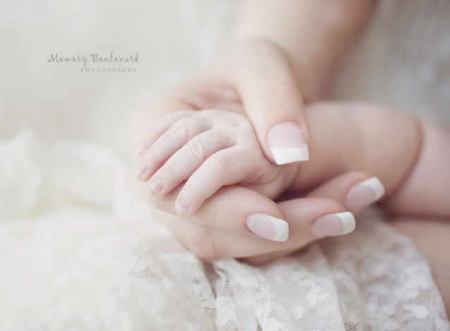 Обои картинки фото разное, руки, мама, малыш