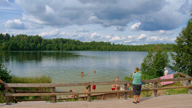 Обои картинки фото оз, светлояр, природа, реки, озера, озеро, лес, облака, люди