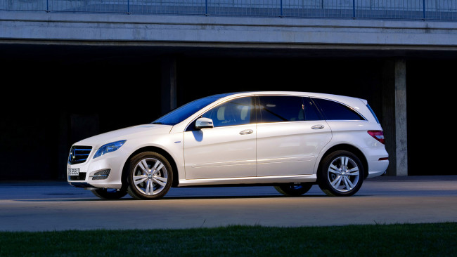 Обои картинки фото mercedes, автомобили, benz, двигатели, автобусы, грузовики, легковые, подразделение, daimler, ag, германия, mercedes-benz