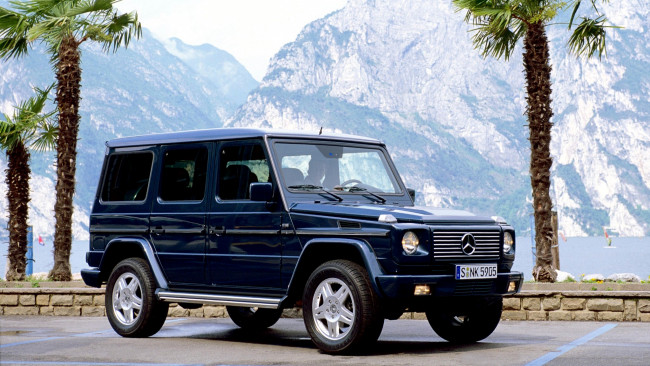 Обои картинки фото mercedes, автомобили, benz, грузовики, двигатели, автобусы, mercedes-benz, подразделение, daimler, ag, легковые, германия