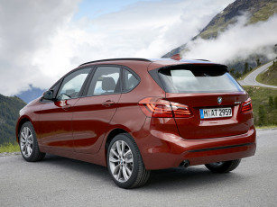 обоя автомобили, bmw, 20147, active, красный, tourer, 218d