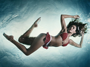 Картинка девушки kelly+brook naked shadows boobs nipples kirstin sexy oil