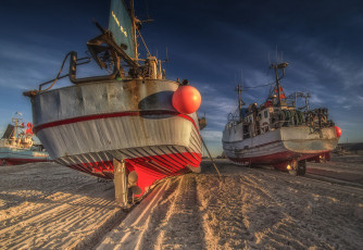 Картинка корабли баркасы+ +буксиры пляж судно океан отлив