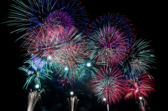 Картинка разное салюты +фейерверки искры салют ночь
