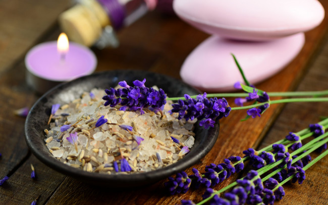 Обои картинки фото разное, косметические средства,  духи, still, life, spa, лаванда, цветы, свечи, соль, спа, flowers, candles, salt, relax, wellness