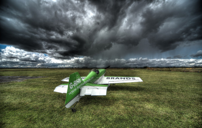 Обои картинки фото авиация, лёгкие одномоторные самолёты, самолет, поле