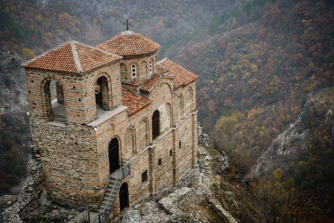 Обои картинки фото asenov fortress, города, - дворцы,  замки,  крепости, фортпост, утес