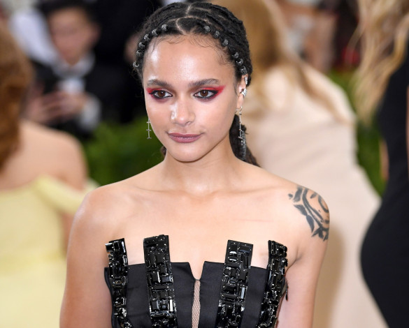 Обои картинки фото девушки, sasha lane, тату, дреды, брюнетка