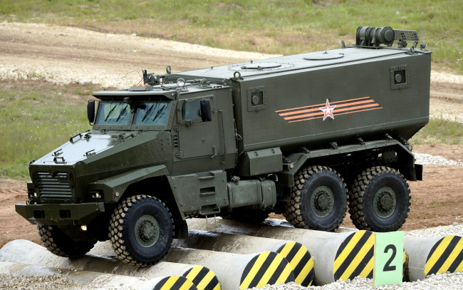 Обои картинки фото урал 63099 тайфун, техника, военная техника, тайфун, полигон, грузовик, урал, 63099