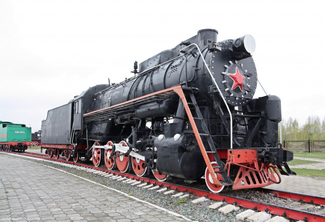 Обои картинки фото паровоз, техника, паровозы, рельсы, шпалы, локомотив, музей