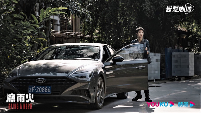 Обои картинки фото кино фильмы, being a hero, чэнь, юй, машина
