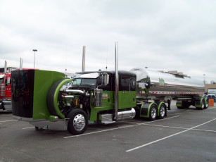 Картинка автомобили peterbilt цистерна шоу