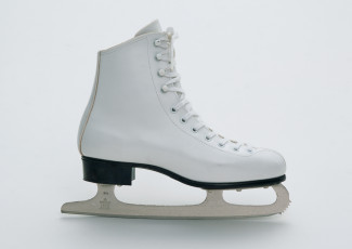 Картинка разное одежда обувь текстиль экипировка коньки ботинок фон серый