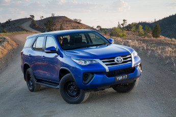 Картинка автомобили toyota 2015г au-spec crusade fortuner