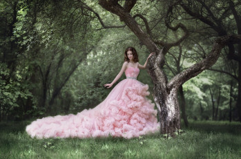 Картинка девушки -unsort+ брюнетки +шатенки платье шатенка девушка парк дерево
